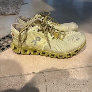 On Women’s Cloud X, Yellow Running Shoes, size 6